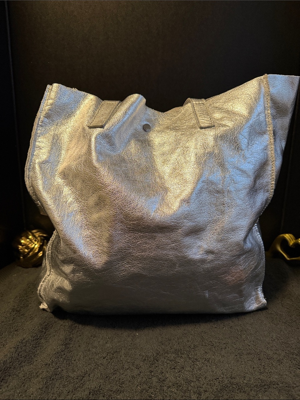 Metallic Silver Leather Tote Bag with Luggage Tag - Picture 4 of 7